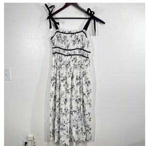 Forever 21 | Dresses | Forever 2 White Floral Maxi Dress | Poshmark